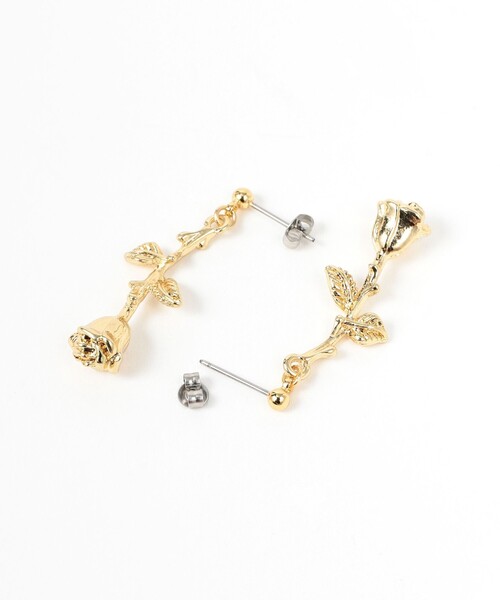 Ray BEAMS(レイビームス)の「ローズ ダングル ピアス(ピアス(両耳用)・レディース・シルバー・ONE SIZE)」の3枚目の写真