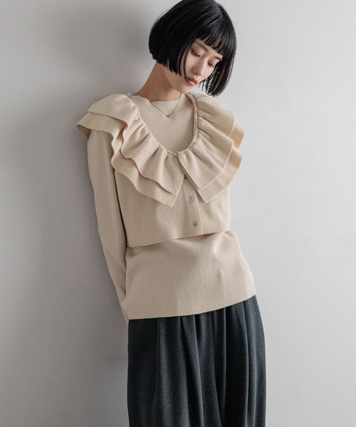 LOWRYS FARM(ローリーズファーム)の「フリル2PニットLS 577213(ニット/セーター・レディース・ブラック/ベージュ/ブラウン・FREE)」の3枚目の写真