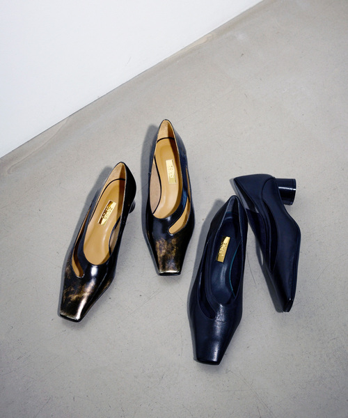 【新品未使用品】UNTISHOLDレザーパンプス /カットアウトデザイン 2025年最新】UNTISHOLDの人気アイテム - メルカリ