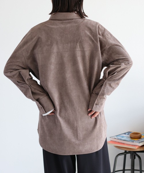 cepo(セポ)の「〈2way〉スウェードライクシャツブラウス(シャツ/ブラウス・レディース・オフホワイト/チャコール/ブラウン・M)」の5枚目の写真