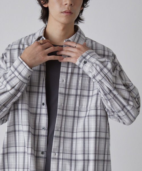 MONO-MART（モノマート）の「オンブレチェック オーバーサイズボックスレギュラーカラーネルシャツ（シャツ/ブラウス・レディース・ブラック/ホワイト/レッド/ブラウン/ネイビー・S/M/L）」の15枚目の写真