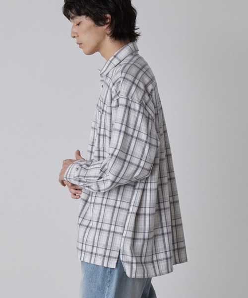 MONO-MART（モノマート）の「オンブレチェック オーバーサイズボックスレギュラーカラーネルシャツ（シャツ/ブラウス・レディース・ブラック/ホワイト/レッド/ブラウン/ネイビー・S/M/L）」の19枚目の写真