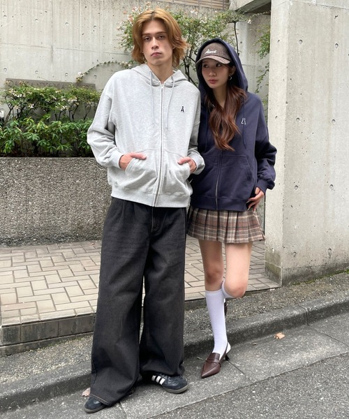 ALAND(エーランド)の「【UNISEX】ALAND/ワッペンジップパーカー(パーカー・レディース・ネイビー/ブラック/ライトグレー・MEDIUM/LARGE)」の4枚目の写真