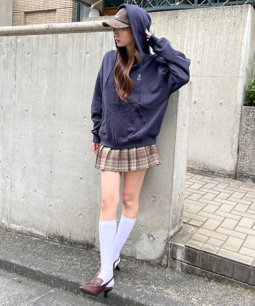 ALAND(エーランド)の「【UNISEX】ALAND/ワッペンジップパーカー(パーカー・レディース・ネイビー/ブラック/ライトグレー・MEDIUM/LARGE)」の6枚目の写真