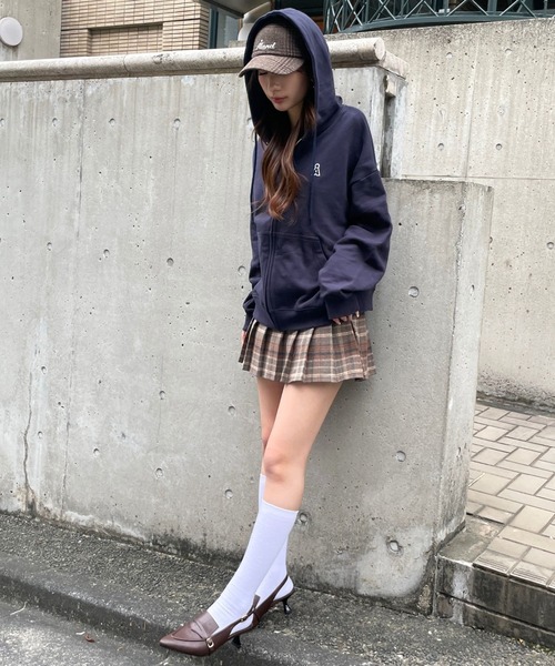 ALAND(エーランド)の「【UNISEX】ALAND/ワッペンジップパーカー(パーカー・レディース・ネイビー/ブラック/ライトグレー・MEDIUM/LARGE)」の7枚目の写真