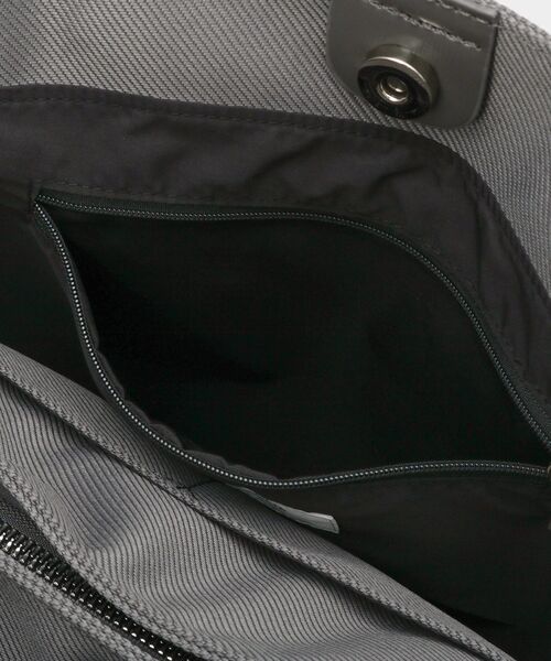 OPAQUE.CLIP(オペークドットクリップ)の「【マルチWAY】ミニショルダーとしても使える!バッグインポーチ付きトートバッグ(トートバッグ・レディース・チャコールグレー/ブラック・00)」の22枚目の写真