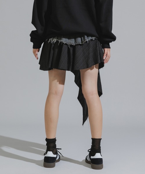 Chick(チック)の「Asymmetrical Faux-Layered Denim Skirt / アシンメトリー フェイクレイヤードデニムスカート(デニムスカート・レディース・ブラック/ブルー・FREE)」の10枚目の写真