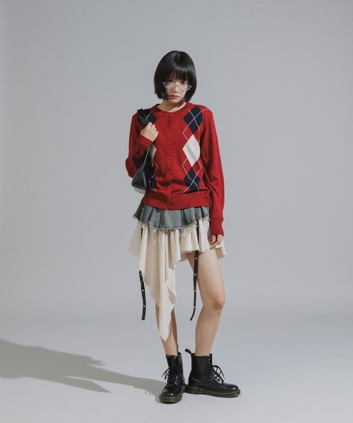 Chick(チック)の「Asymmetrical Faux-Layered Denim Skirt / アシンメトリー フェイクレイヤードデニムスカート(デニムスカート・レディース・ブラック/ブルー・FREE)」の13枚目の写真