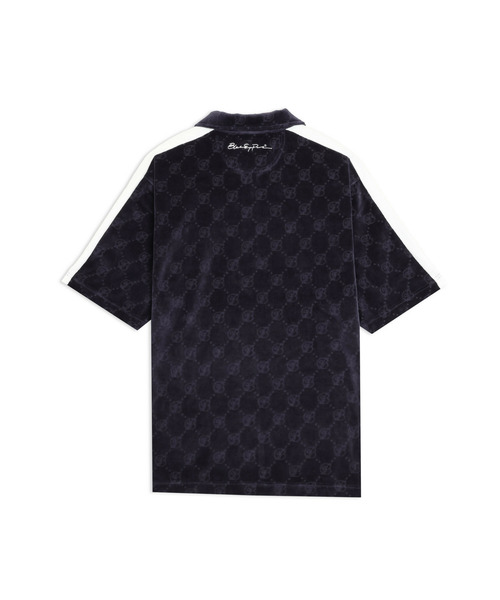 PUMA(プーマ)の「PUMA プーマ メンズ PUMA x BlackEyePatch OVAL ロゴ モノグラム ベロア 半袖 トップ(ポロシャツ・メンズ・ネイビー・MEDIUM/LARGE/SMALL)」の4枚目の写真