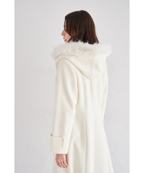 tocco closet(トッコ クローゼット)の「取り外し可能なファー付きフィット&フレアシルエットダッフルコート(ダッフルコート・レディース・アイボリー/ブラック/ピンク/ベージュ・M)」の6枚目の写真