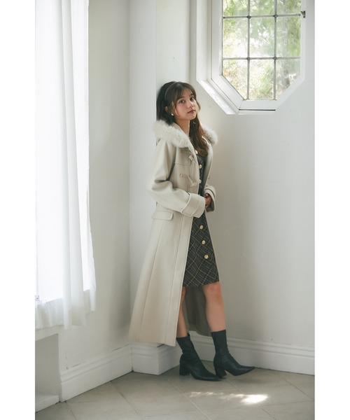 tocco closet(トッコ クローゼット)の「取り外し可能なファー付きフィット&フレアシルエットダッフルコート(ダッフルコート・レディース・アイボリー/ブラック/ピンク/ベージュ・M)」の20枚目の写真