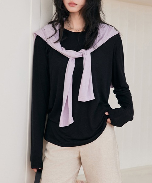 ReRe(リリ)の「ラウンドネックベーシックトップス(Tシャツ/カットソー・レディース・オフホワイト/ブラック/ライトブルー/ベージュ/パープル/グレー・FREE)」の3枚目の写真
