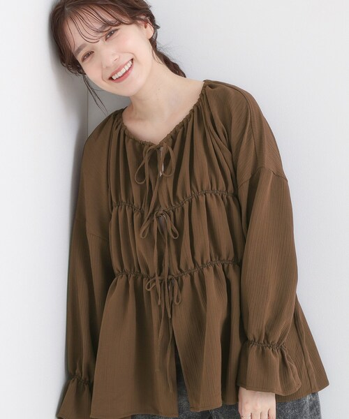 Cutie Blonde（キューティーブロンド）の「シャーリングデザインブラウス（シャツ/ブラウス・レディース・ブラック/ライトブルー/ダークブラウン・00）」の2枚目の写真