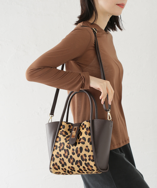 La TOTALITE（ラトータリテ）の「M Rose/エンメローズ レザーコンビバッグ（ショルダーバッグ・レディース・ベージュ/その他6・FREE）」の6枚目の写真