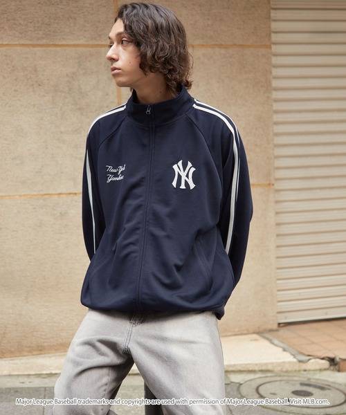 MLB（メジャーリーグベースボール）の「MLB/メジャーリーグベースボール 別注 ワッペン刺繍  サイドライン ダブルジップ オーバーサイズ トラックジャケット（ジャージ・レディース・ブラック/アイボリー/ダークブラウン/ネイビー・M/L）」の7枚目の写真