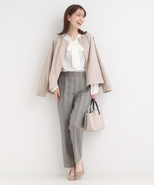 SHOO・LA・RUE（シューラルー）の「【S-LL】オンとオフどちらにも使える 軽量なノーカラーブルゾン（ブルゾン・レディース・ダークブラウン/チャコールグレー/ナチュラル・01/02/03/04）」の14枚目の写真