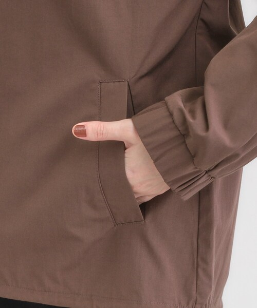 SHOO・LA・RUE（シューラルー）の「【S-LL】オンとオフどちらにも使える 軽量なノーカラーブルゾン（ブルゾン・レディース・ダークブラウン/チャコールグレー/ナチュラル・01/02/03/04）」の21枚目の写真