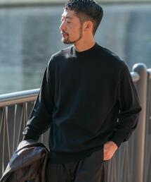 モックネック」に該当するブラック/黒色系のメンズファッション