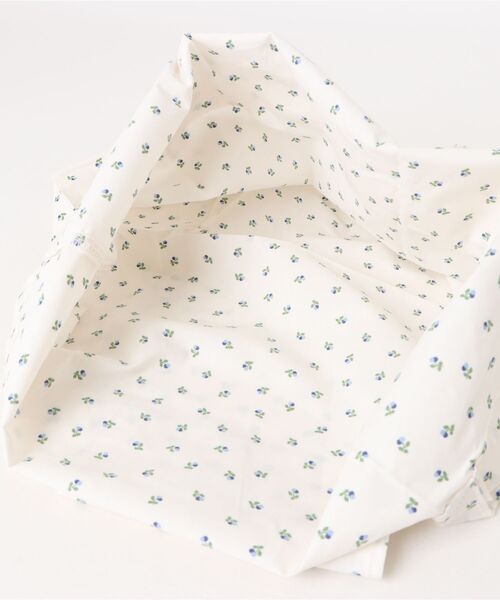 Cielo(シエロ)の「【Cielo/シエロ】petit flower tote bag / プチフラワートートバッグ(トートバッグ・レディース・ホワイト・FREE)」の4枚目の写真