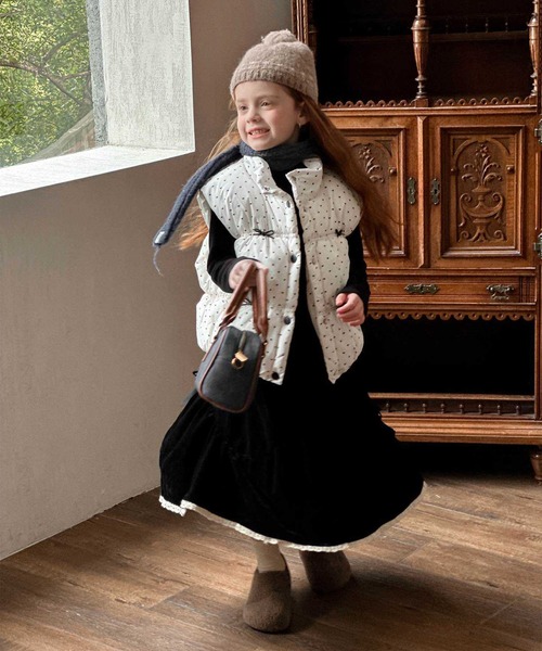 aimoha（アイモハ）の「【aimoha-KIDS-】キッズ　ドットリボン付き中綿ベスト (AW)（ベスト・キッズ・オフホワイト・110/120/130/140/150）」の6枚目の写真