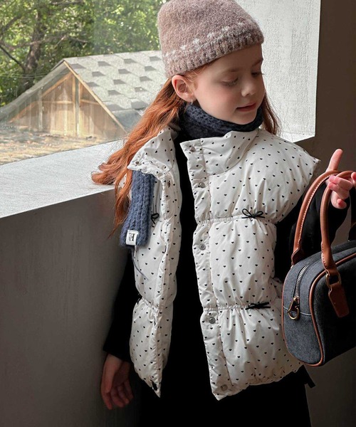 aimoha（アイモハ）の「【aimoha-KIDS-】キッズ　ドットリボン付き中綿ベスト (AW)（ベスト・キッズ・オフホワイト・110/120/130/140/150）」の8枚目の写真