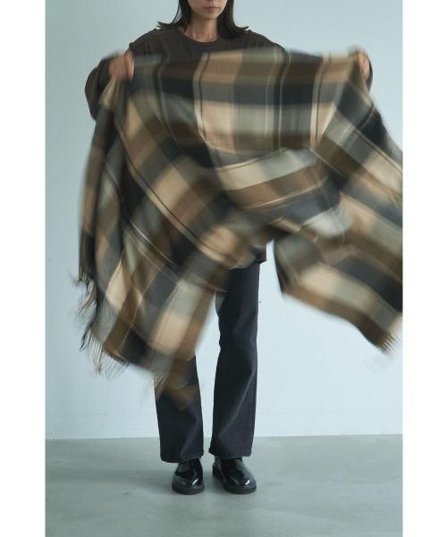 marjour(マージュール)の「CHECK STOLE MUFFLER(ストール/ショール・レディース・カーキ系/ブラウン・FREE)」の1枚目の写真