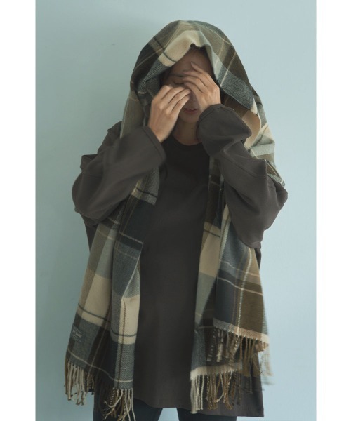 marjour(マージュール)の「CHECK STOLE MUFFLER(ストール/ショール・レディース・カーキ系/ブラウン・FREE)」の4枚目の写真