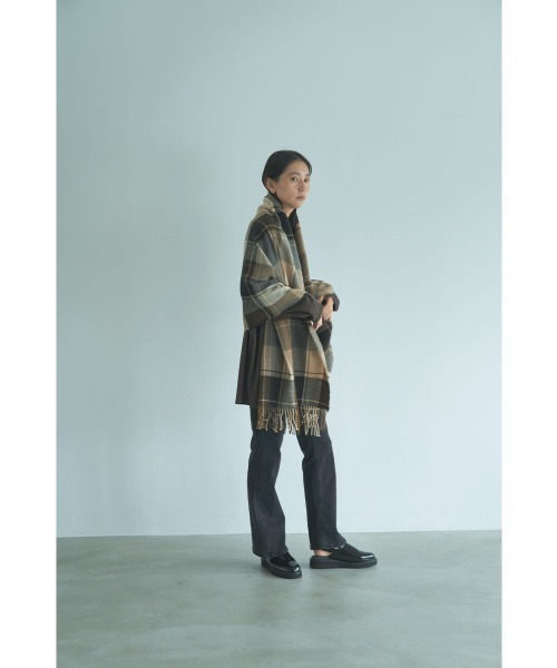 marjour(マージュール)の「CHECK STOLE MUFFLER(ストール/ショール・レディース・カーキ系/ブラウン・FREE)」の11枚目の写真