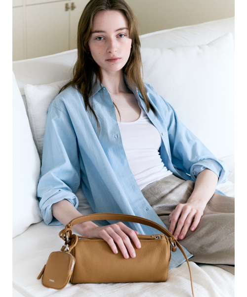 DEMERIEL（ドゥメリエル）の「Basset Round Bag Camel（ショルダーバッグ・レディース・その他・FREE）」の2枚目の写真