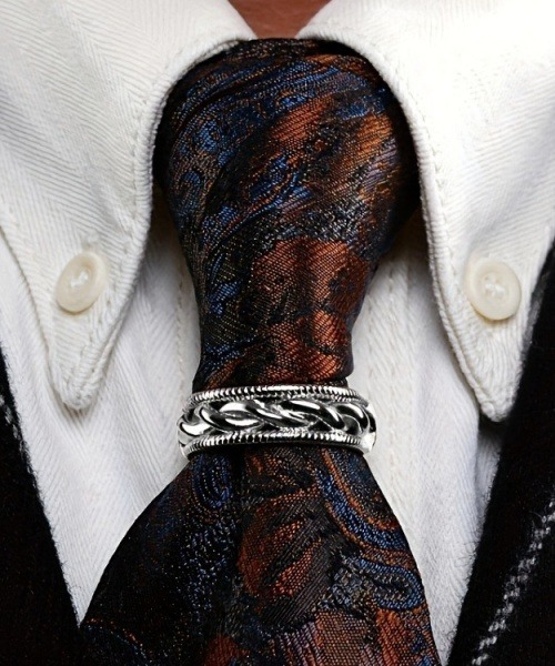 Fun & Daily（ファンアンドデイリー）の「F&D : ツイストネクタイカフスリング（ネクタイピン・メンズ・シルバー/ゴールド・FREE）」の3枚目の写真