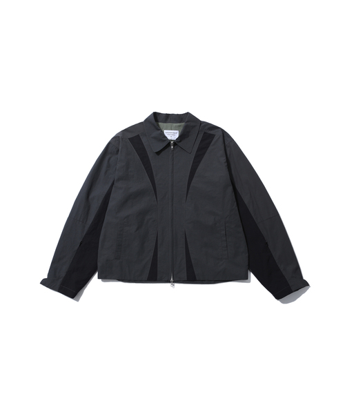 EYEUNDERSTAND(アイアンダスタンド)の「Wedge Line Jacket (Charcoal)(ナイロンジャケット・メンズ・その他・LARGE/X-LARGE)」の1枚目の写真