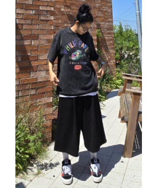 PHILIPPAKER（フィリップペイカー）の「ビエムシーミニバスクレヨン半袖Tシャツピグメントヴィンテージブラック（Tシャツ/カットソー・レディース・その他・MEDIUM/LARGE/X-LARGE）」の4枚目の写真