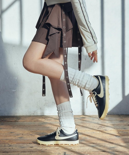 NIKE（ナイキ）の「ナイキ アストログラバー レザー ウィメンズシューズ / Nike Astrograbber Leather Women's Shoes II1259-001 Black（スニーカー・レディース・ブラック・22/24.5/24/23.5/23/22.5/26/25.5/25）」の2枚目の写真