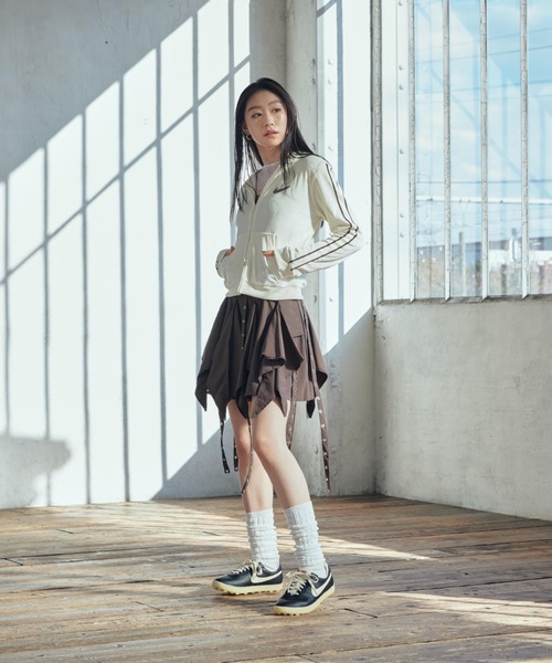 NIKE（ナイキ）の「ナイキ アストログラバー レザー ウィメンズシューズ / Nike Astrograbber Leather Women's Shoes II1259-001 Black（スニーカー・レディース・ブラック・22/24.5/24/23.5/23/22.5/26/25.5/25）」の4枚目の写真