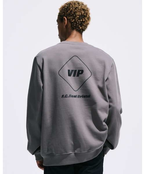 F.C.Real Bristol(エフシーレアルブリストル)の「V.I.P CREWNECK SWEAT(スウェット・メンズ・グレー/ブラック/ライトブルー・SMALL/MEDIUM/LARGE/X-LARGE/XX-LARGE)」の4枚目の写真