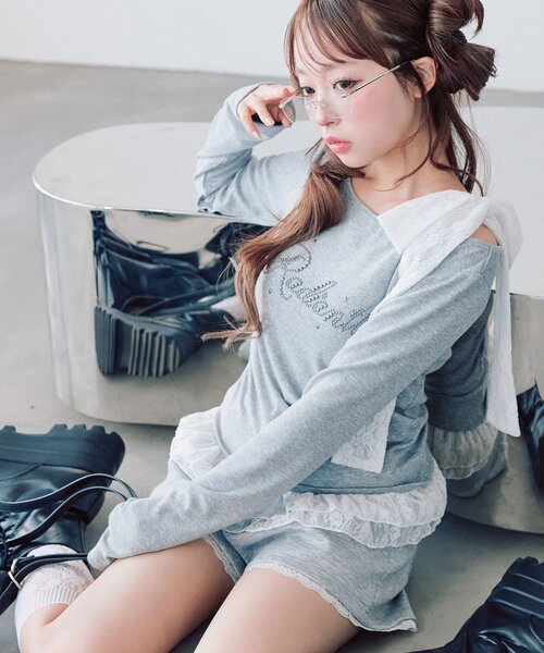 OLIVE des OLIVE（オリーブデオリーブ）の「肩リボンTシャツ（Tシャツ/カットソー・レディース・ブラック/オフホワイト/トップグレー・FREE）」の4枚目の写真