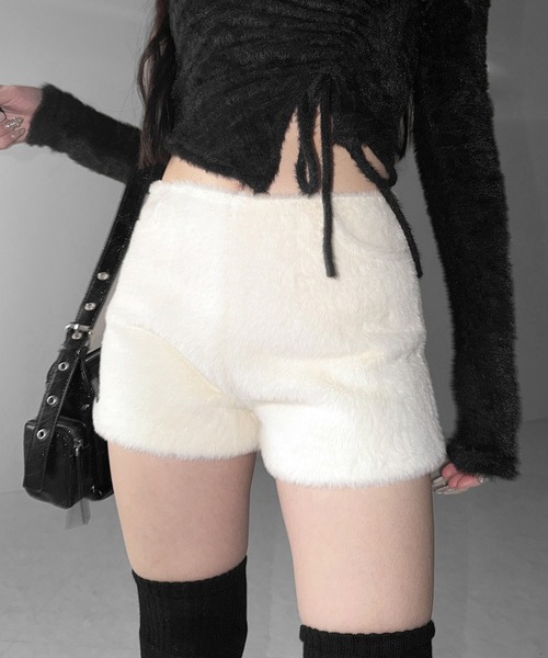 me+em select（ミームセレクト）の「【 ２color ／インパン裏地付き 】シャギーファータイトショートパンツ ／ shaggy fur tight short pants（その他パンツ・レディース・ブラック/ホワイト・LARGE/MEDIUM/SMALL）」の12枚目の写真