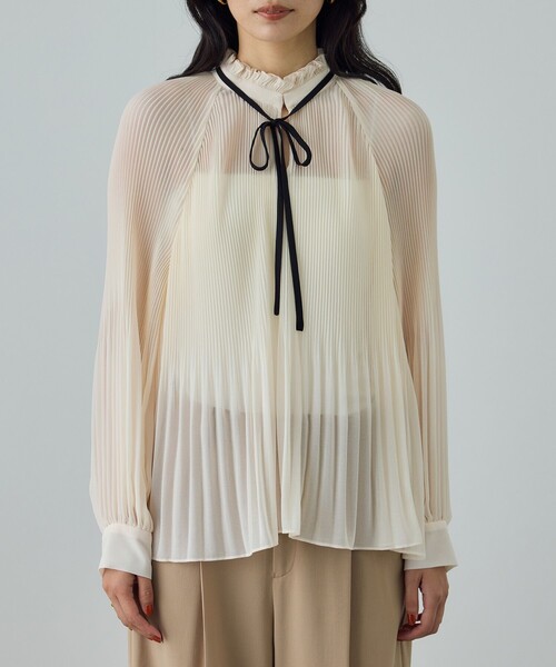 ROPE'(ロペ)の「プリーツデザインブラウス/イージーケア(シャツ/ブラウス・レディース・オフホワイト/ネイビー・FREE)」の16枚目の写真