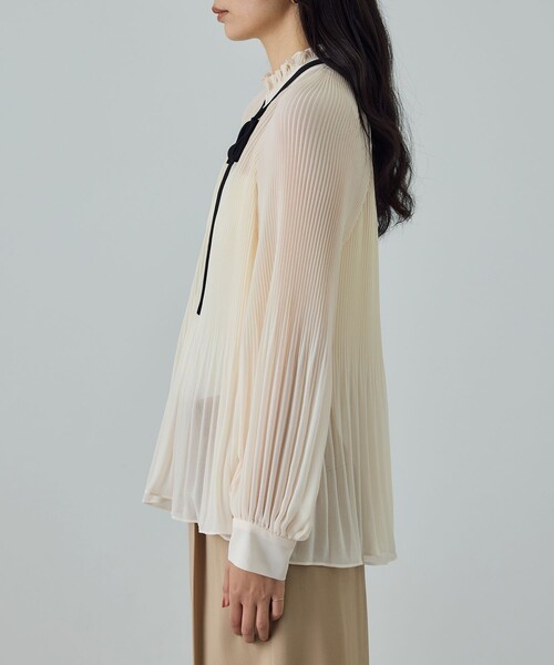 ROPE'(ロペ)の「プリーツデザインブラウス/イージーケア(シャツ/ブラウス・レディース・オフホワイト/ネイビー・FREE)」の17枚目の写真
