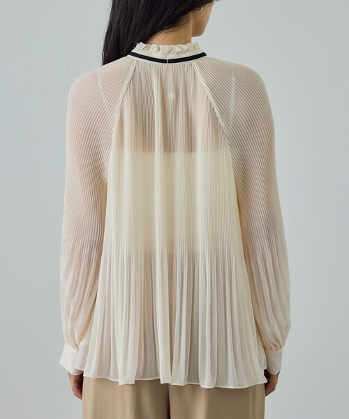 ROPE'(ロペ)の「プリーツデザインブラウス/イージーケア(シャツ/ブラウス・レディース・オフホワイト/ネイビー・FREE)」の18枚目の写真