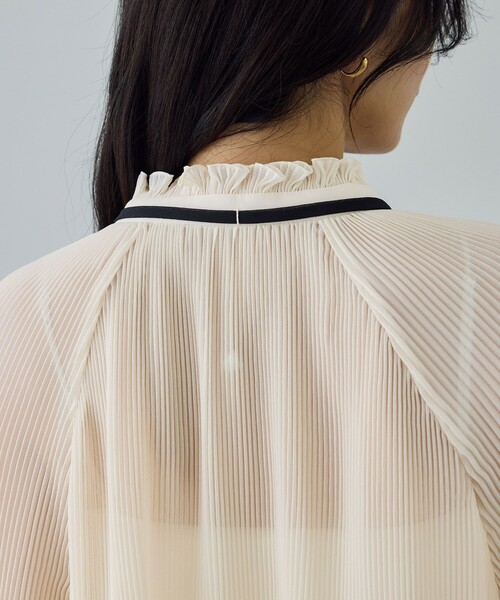 ROPE'(ロペ)の「プリーツデザインブラウス/イージーケア(シャツ/ブラウス・レディース・オフホワイト/ネイビー・FREE)」の19枚目の写真