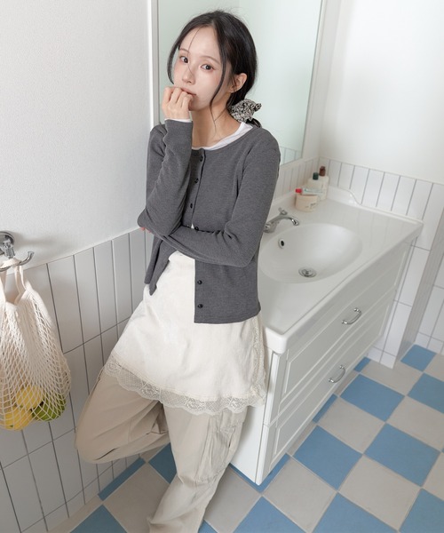 UNE MANSION(ユヌマンション)の「【羽織り・冷房・日除け対策に!】【UNE ORIGINAL】 パールボタンワッフルパータンベーシックカーディガン(カーディガン/ボレロ・レディース・ブラック/グレー/グリーン・MEDIUM/SMALL)」の9枚目の写真