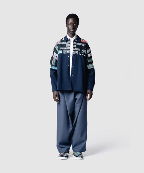 yoshiokubo（ヨシオクボ）の「yoshiokubo ヨシオクボ / MULTI-LOGO SHIRT BL マルチロゴシャツブルゾン / YKS26513（その他アウター・メンズ・ネイビー・2）」の3枚目の写真