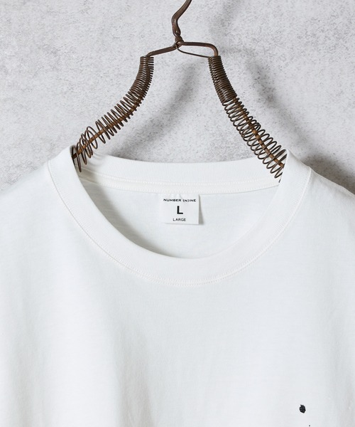 NUMBER (N)INE（ナンバーナイン）の「HAND PAINTED BASIC HEM PRINTED POCKET T-SHIRT / ハンドペイント ベーシック ワンポイント ロゴプリント ポケット Tシャツ（Tシャツ/カットソー・メンズ・ホワイト/グレー系その他2/ホワイト系その他2/グレー/ブラック/ブラック系その他2・M/L/XL）」の10枚目の写真