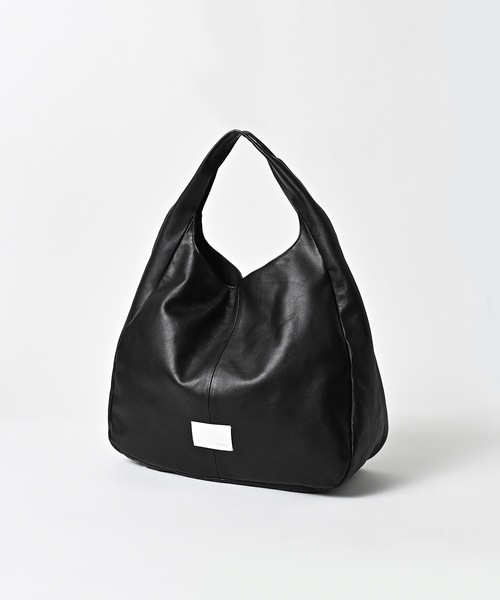 ADAM PATEK(アダムパテック)の「【ADAMPATEK】 water repellent leather oneshoulder tote bag 撥水レザーワンショルダートートバッグ(トートバッグ・メンズ・ブラック・FREE)」の2枚目の写真