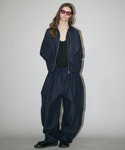 my beautiful landlet(マイビューティフルランドレット)の「【my beautiful landlet】 COTTON×RECYCLED NYLON WIDE SUSPENDER PANTS(その他パンツ・メンズ・ブラック/チャコールグレー/ネイビー・0/1)」の6枚目の写真