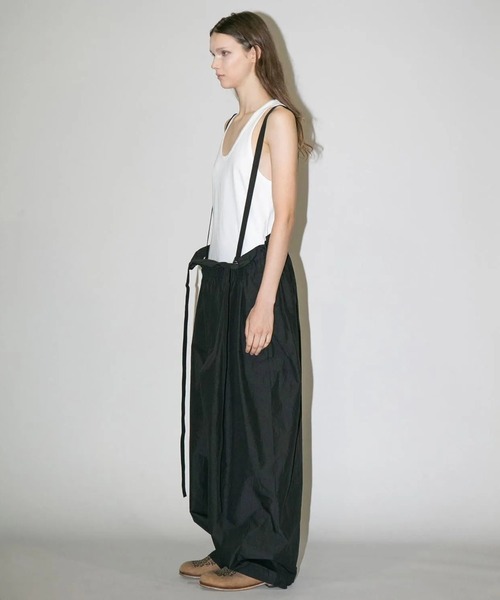 my beautiful landlet(マイビューティフルランドレット)の「【my beautiful landlet】 COTTON×RECYCLED NYLON WIDE SUSPENDER PANTS(その他パンツ・メンズ・ブラック/チャコールグレー/ネイビー・0/1)」の14枚目の写真