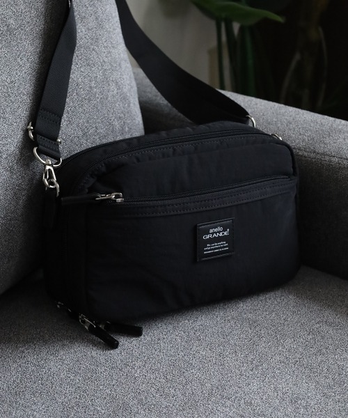 anello GRANDE（アネログランデ）の「anelloGRANDE　COSPO 2WAY2層ポーチ型ショルダーバッグ（ショルダーバッグ・メンズ・ブラック/ピンク/ライトグレー・FREE）」の4枚目の写真