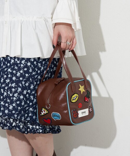 GRAIN（グレイン）の「【GRAIN/グレイン】2WAYアソートワッペンスクエアショルダーバッグ（ショルダーバッグ・レディース・ベージュ/ブラウン・FREE）」の4枚目の写真