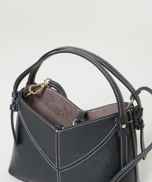 AULENTTI（オウレンティ）の「AULENTTI/レザーステッチショルダーバッグ（ショルダーバッグ・レディース・ブラック/ベージュ系その他4・FREE）」の17枚目の写真